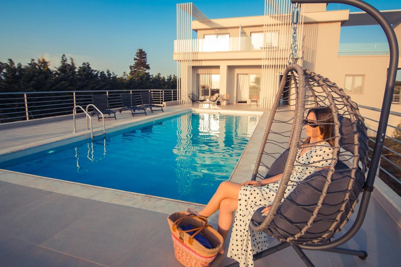 Io Luxury Pool & Hot Tub Suites Preveza Eksteriør billede