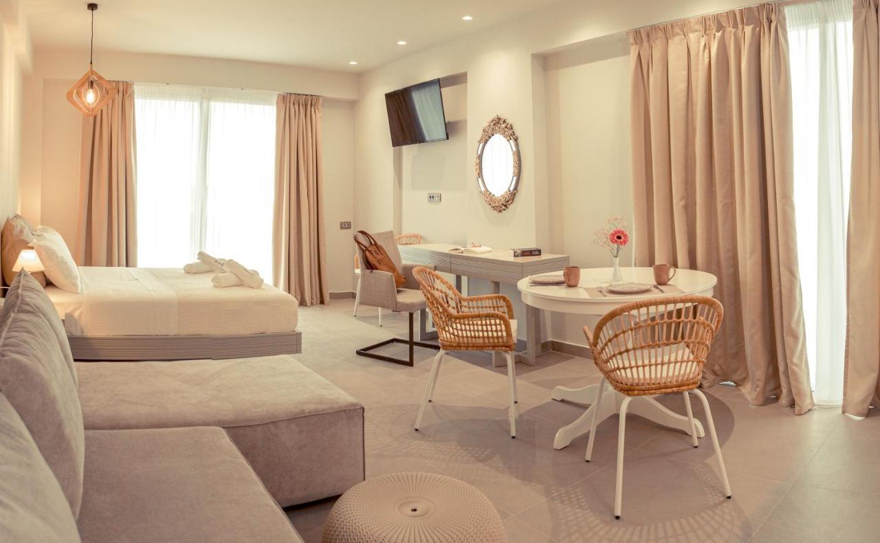 Io Luxury Pool & Hot Tub Suites Preveza Eksteriør billede