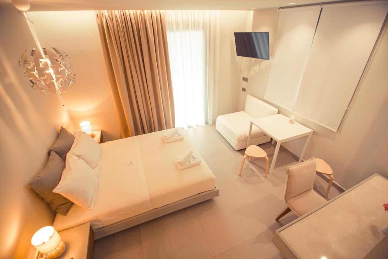 Io Luxury Pool & Hot Tub Suites Preveza Eksteriør billede