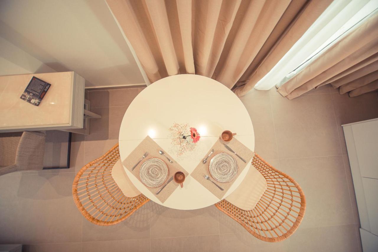Io Luxury Pool & Hot Tub Suites Preveza Eksteriør billede