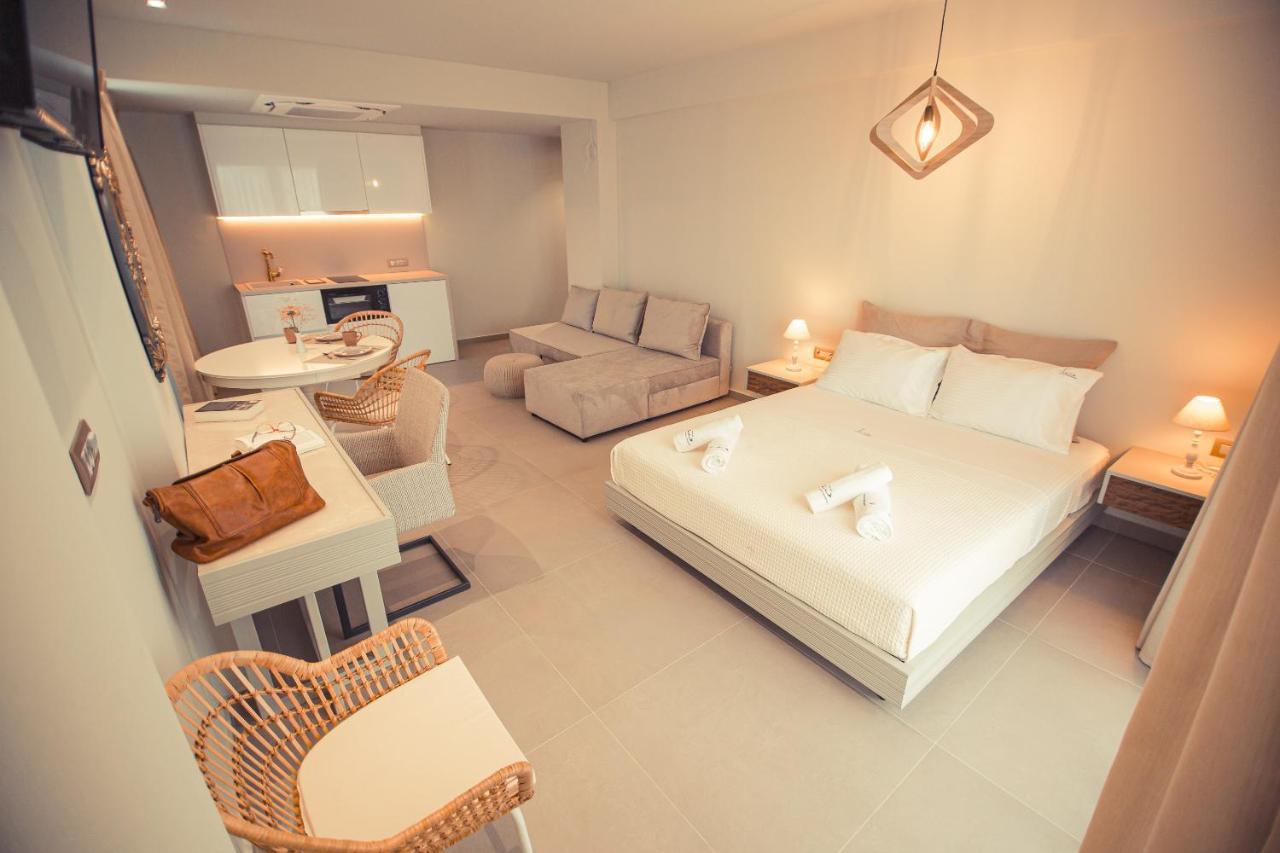 Io Luxury Pool & Hot Tub Suites Preveza Eksteriør billede