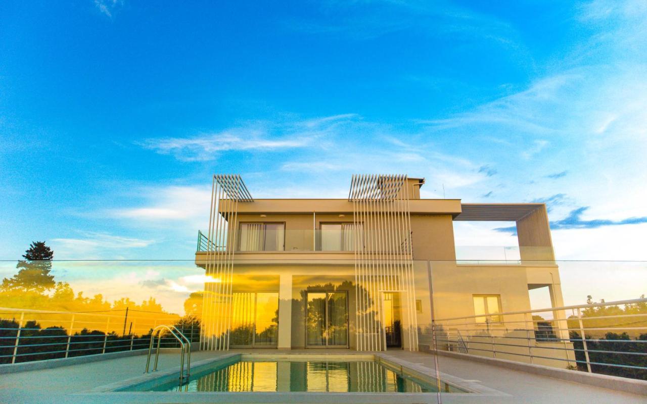 Io Luxury Pool & Hot Tub Suites Preveza Eksteriør billede