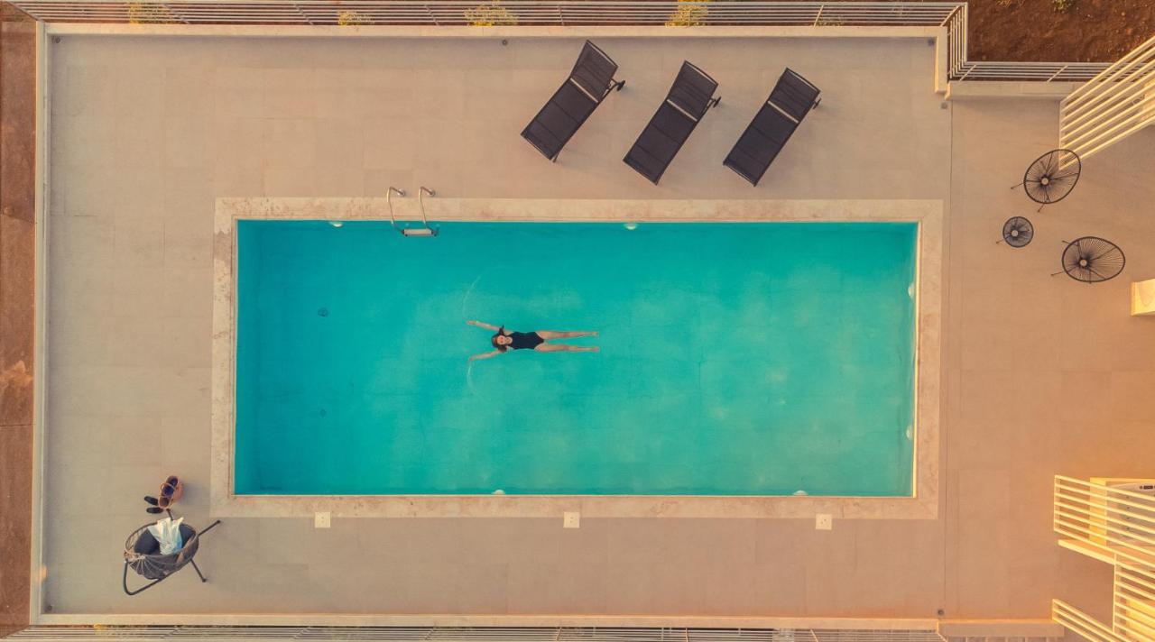 Io Luxury Pool & Hot Tub Suites Preveza Eksteriør billede
