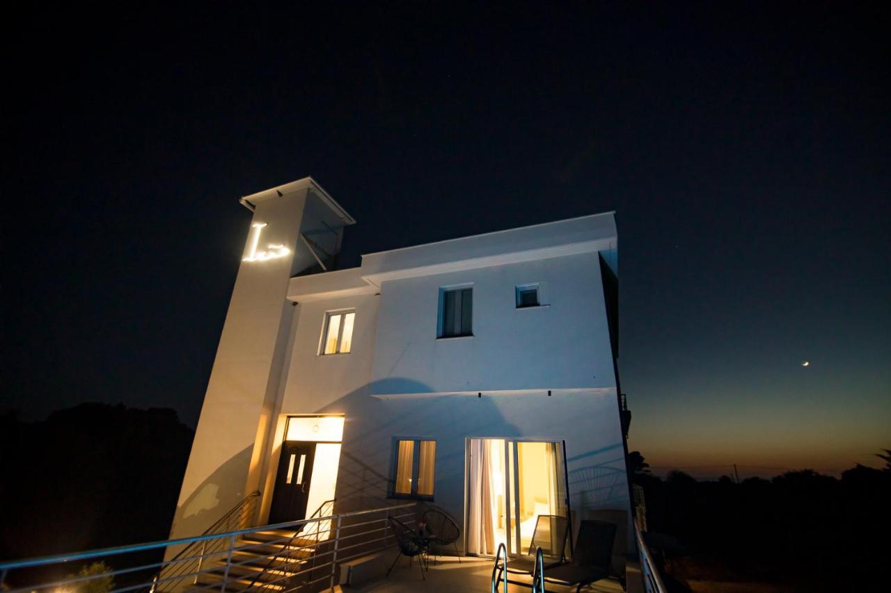 Io Luxury Pool & Hot Tub Suites Preveza Eksteriør billede