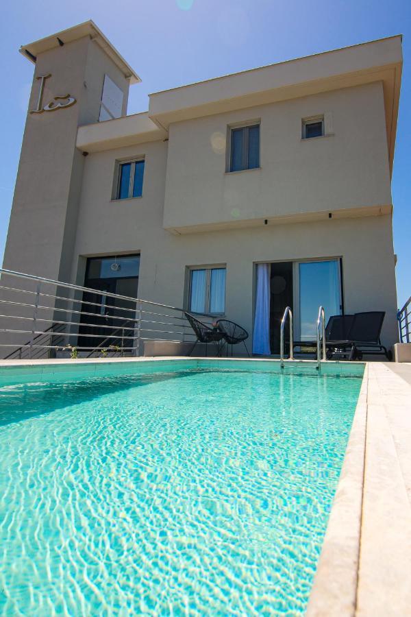 Io Luxury Pool & Hot Tub Suites Preveza Eksteriør billede